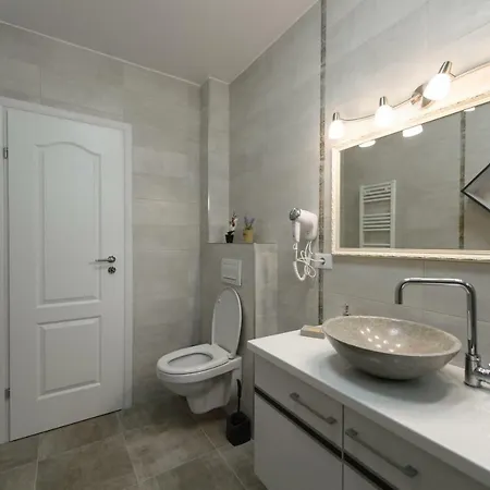 Lägenhet Apartament De Lux *
